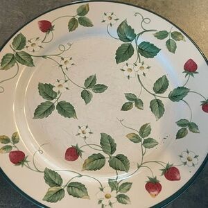 International table works strawberry fair set of 2 salad plates